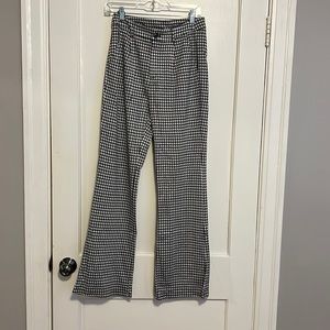 Never Worn B&W CIDER Houndstooth flare pant. Size M